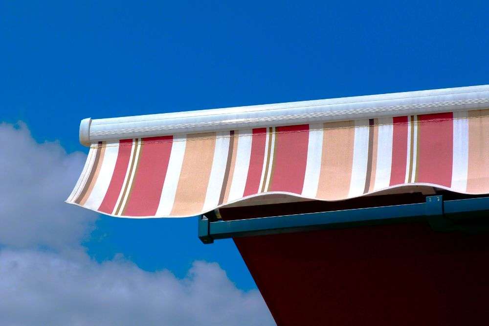 toldo retractil a medida